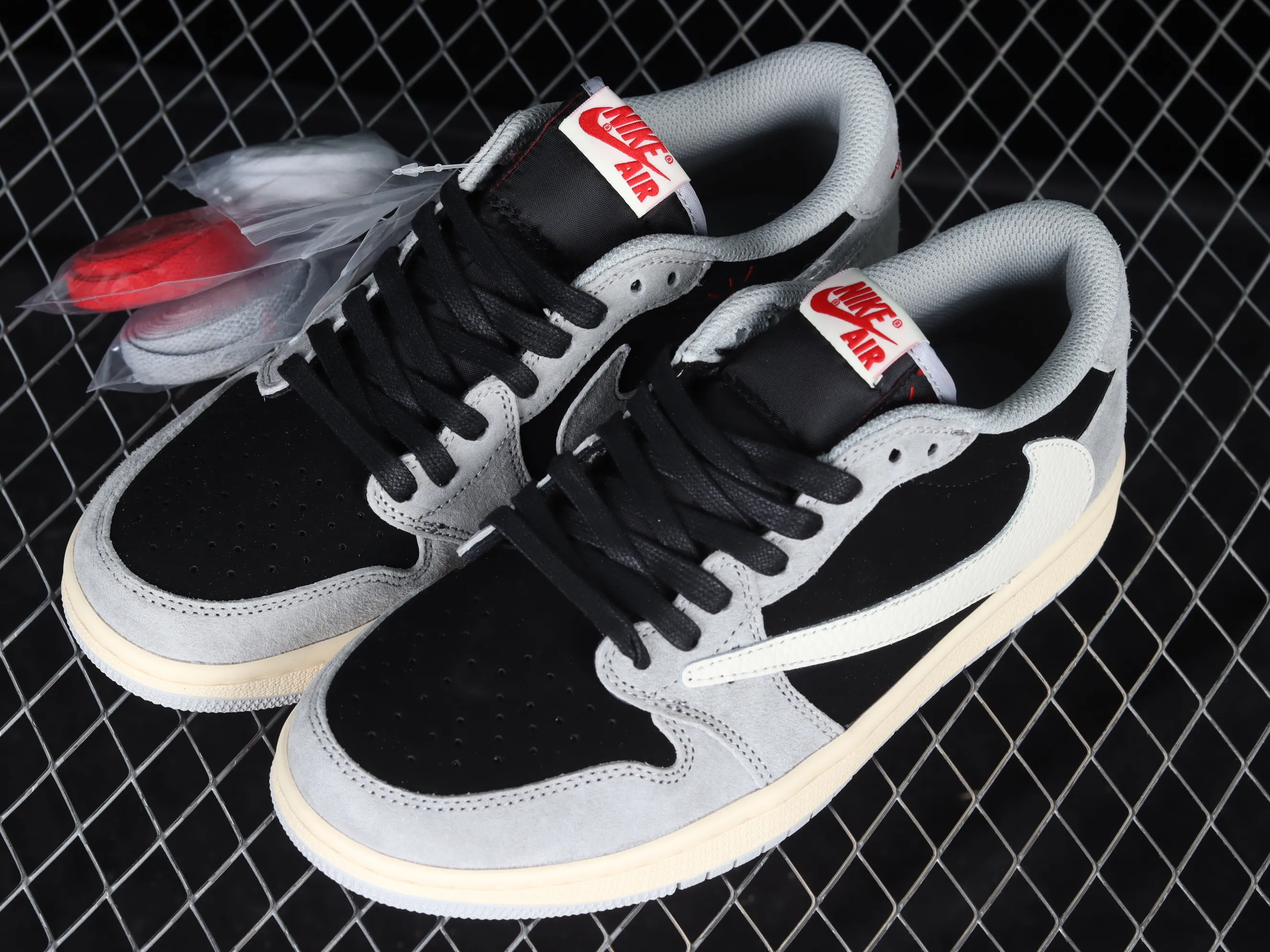 All Categories Air Jordan Jordan Series Basketball Shoes Air Jordan 1 Low Travis Scott x Air Jordan 1 Low "Black Phantom" AJ1 Joe 1 Overhook Black Phantom DM7866-001